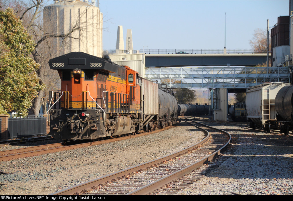 BNSF 3868